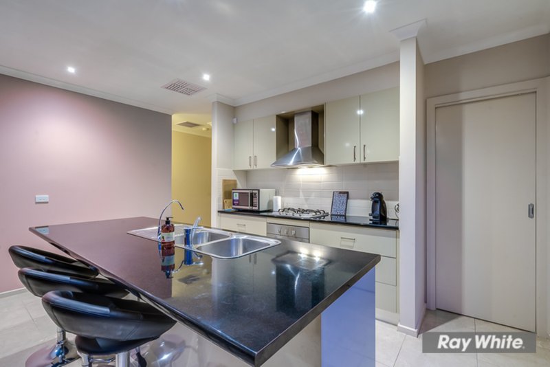 Photo - 16 Impression Avenue, Tarneit VIC 3029 - Image 9