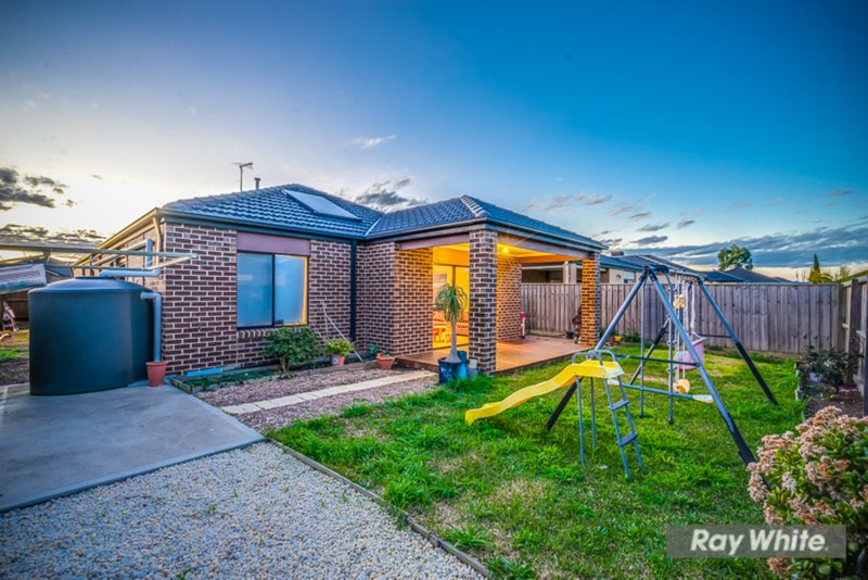 Photo - 16 Impression Avenue, Tarneit VIC 3029 - Image 13