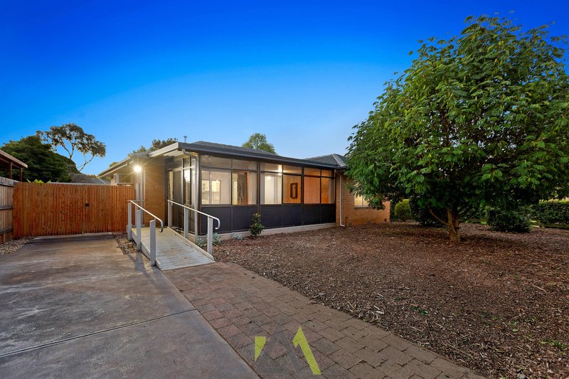 Photo - 16 Inglenook Crescent, Frankston VIC 3199 - Image 13