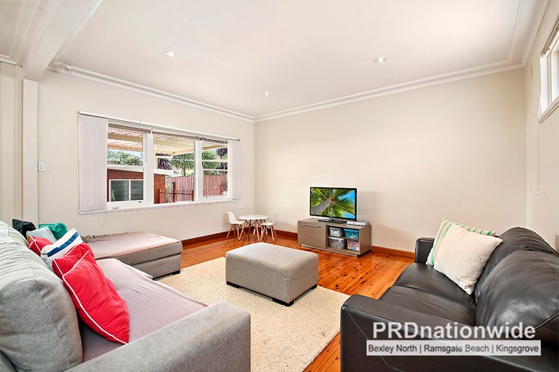 Photo - 16 Irene Crescent, Kingsgrove NSW 2208 - Image 2