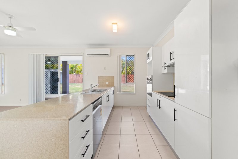 Photo - 16 Iris Court, Yamanto QLD 4305 - Image 7