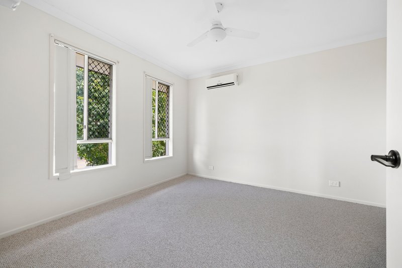 Photo - 16 Iris Court, Yamanto QLD 4305 - Image 9