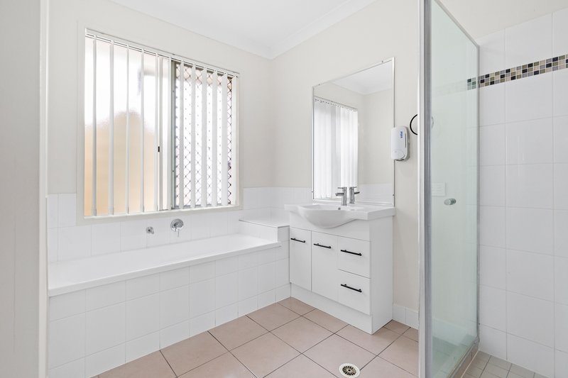 Photo - 16 Iris Court, Yamanto QLD 4305 - Image 10
