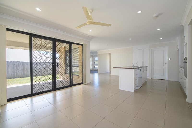 Photo - 16 Iris Road, Kirkwood QLD 4680 - Image 4