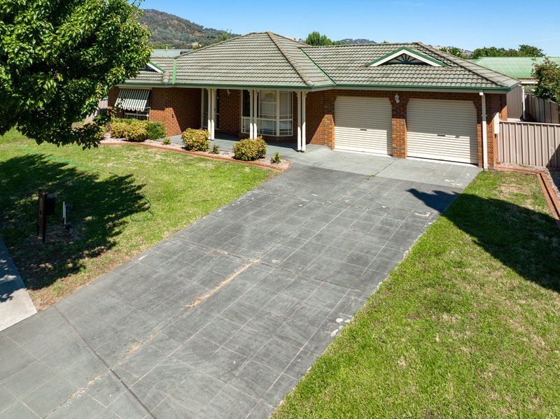 Photo - 16 Iron Way, West Wodonga VIC 3690 - Image 2