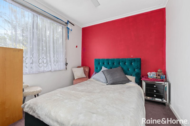 Photo - 16 Ivanhoe Av , St Albans VIC 3021 - Image 7