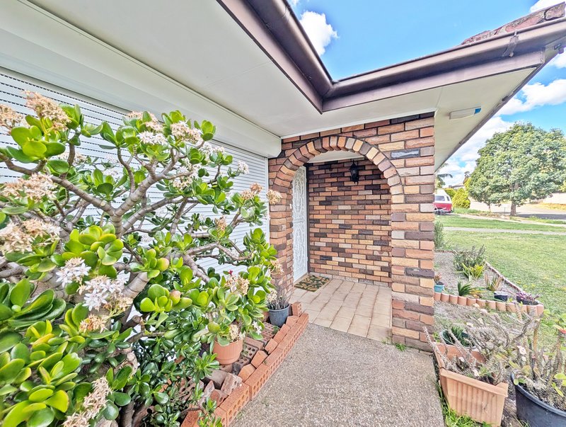 Photo - 16 Ivanhoe Street, St Johns Park NSW 2176 - Image 2