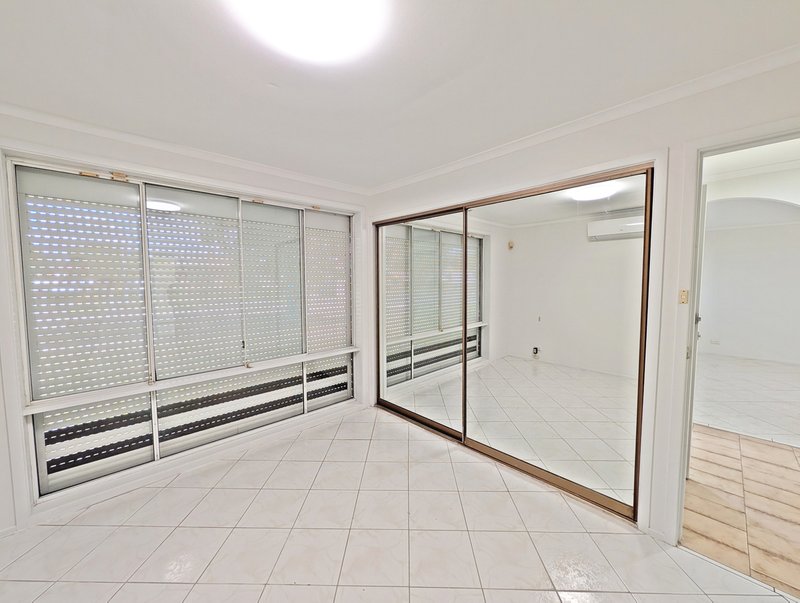 Photo - 16 Ivanhoe Street, St Johns Park NSW 2176 - Image 12