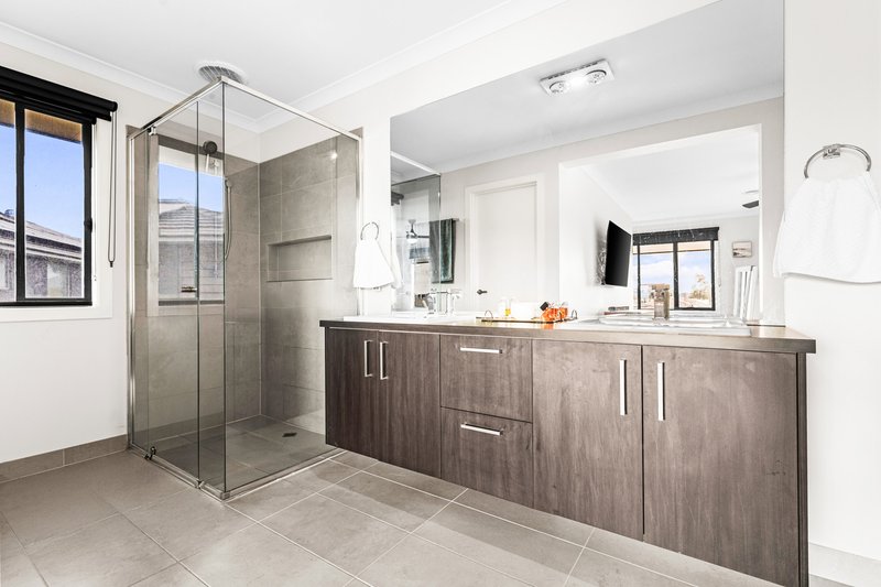 Photo - 16 Ivy Court, Werribee VIC 3030 - Image 16