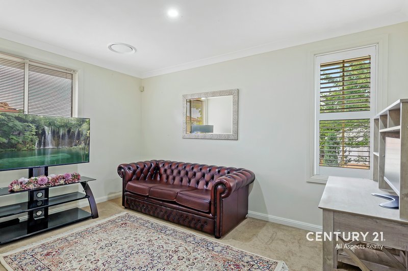 Photo - 16 Iwan Place, Beaumont Hills NSW 2155 - Image 10