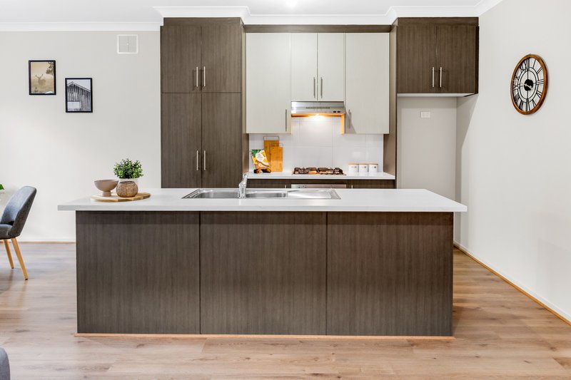 Photo - 16 Jabez Way, Blakeview SA 5114 - Image 5
