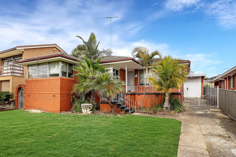 16 Jacaranda Drive, Georges Hall NSW 2198