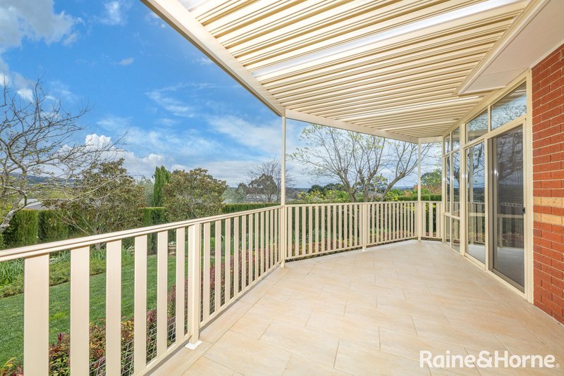 Photo - 16 Jacksons Creek Way, Gisborne VIC 3437 - Image 10