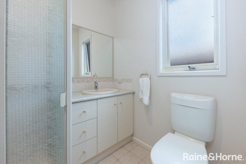 Photo - 16 Jacksons Creek Way, Gisborne VIC 3437 - Image 12