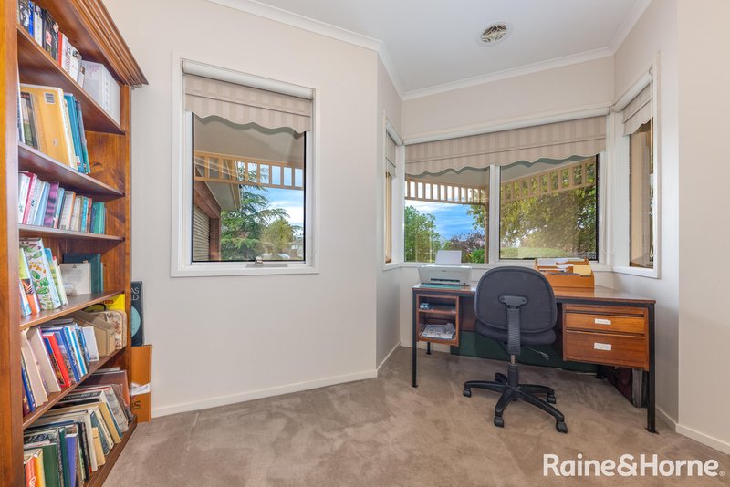 Photo - 16 Jacksons Creek Way, Gisborne VIC 3437 - Image 15