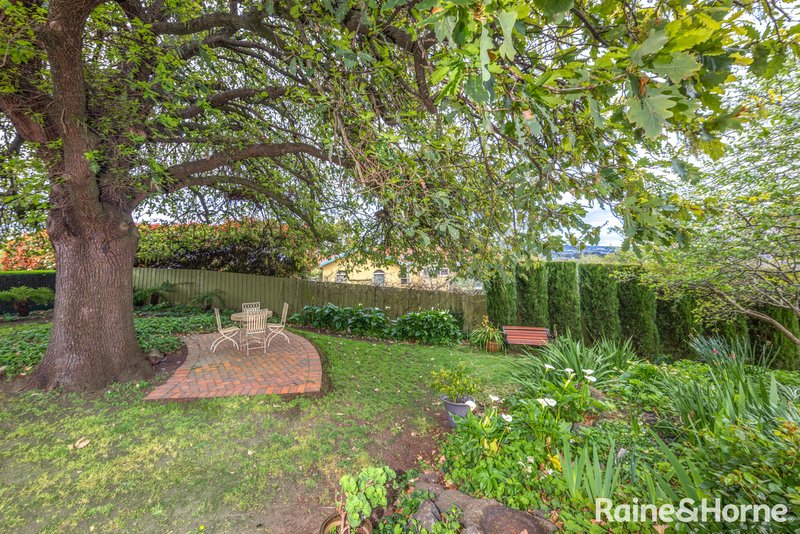 Photo - 16 Jacksons Creek Way, Gisborne VIC 3437 - Image 17