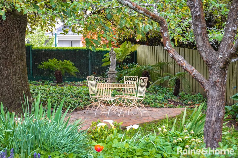 Photo - 16 Jacksons Creek Way, Gisborne VIC 3437 - Image 19