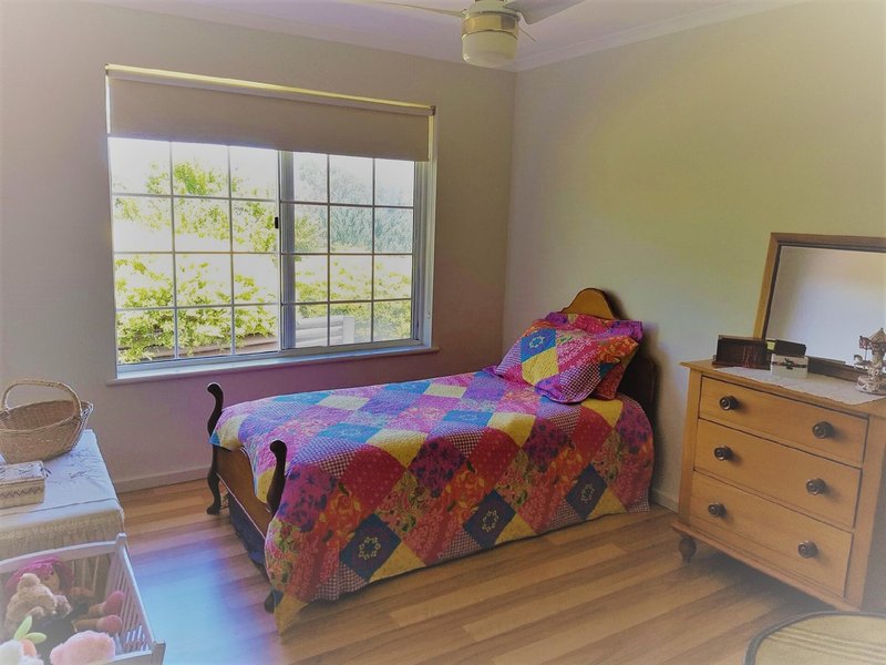 Photo - 16 James Avenue, Victor Harbor SA 5211 - Image 7