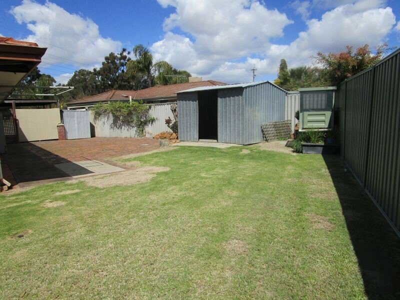 Photo - 16 Jefferies Way, Leeming WA 6149 - Image 8