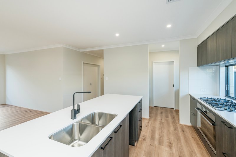 Photo - 16 Jerdacuttup Loop, Brabham WA 6055 - Image 6