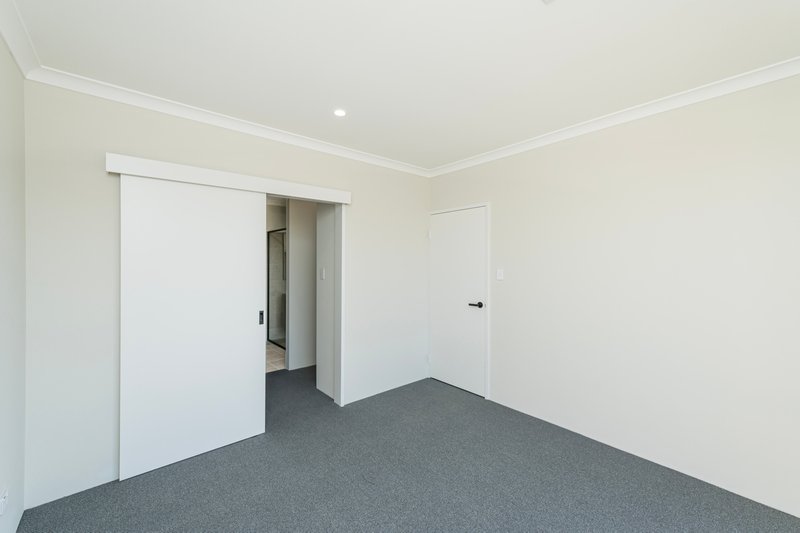 Photo - 16 Jerdacuttup Loop, Brabham WA 6055 - Image 15