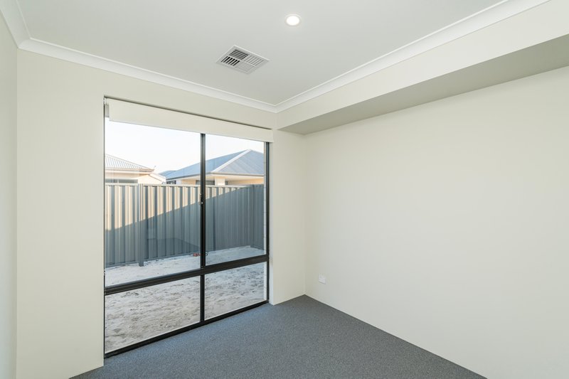 Photo - 16 Jerdacuttup Loop, Brabham WA 6055 - Image 21