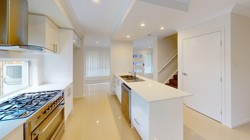 Photo - 16 Jimna Circuit, White Rock QLD 4306 - Image 4
