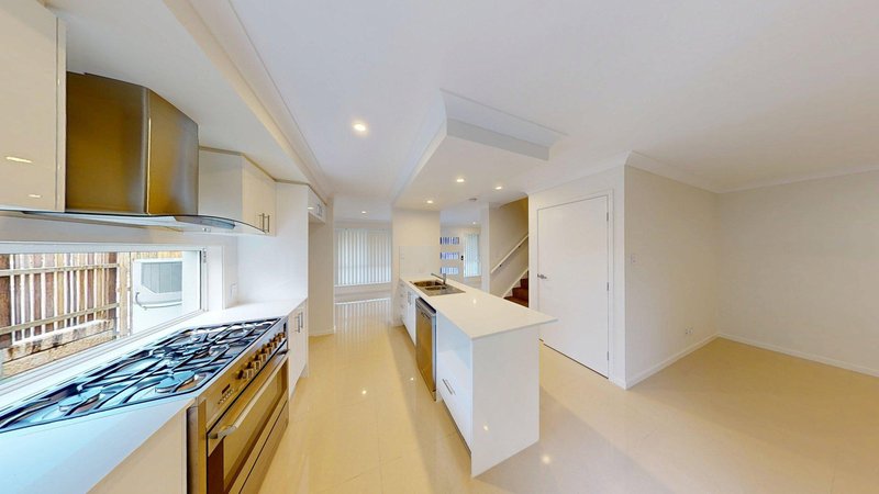 Photo - 16 Jimna Circuit, White Rock QLD 4306 - Image 5