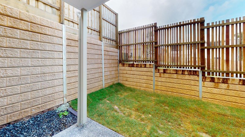 Photo - 16 Jimna Circuit, White Rock QLD 4306 - Image 7