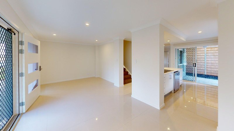 Photo - 16 Jimna Circuit, White Rock QLD 4306 - Image 8