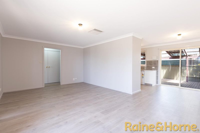 Photo - 16 John Glenn Place, Dubbo NSW 2830 - Image 2