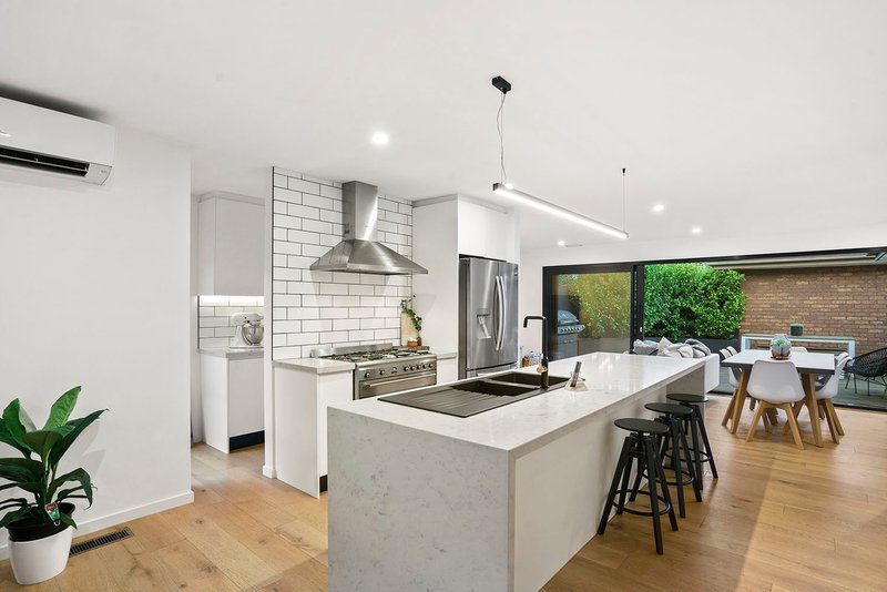 Photo - 1/6 Johnston Street, Mentone VIC 3194 - Image 3