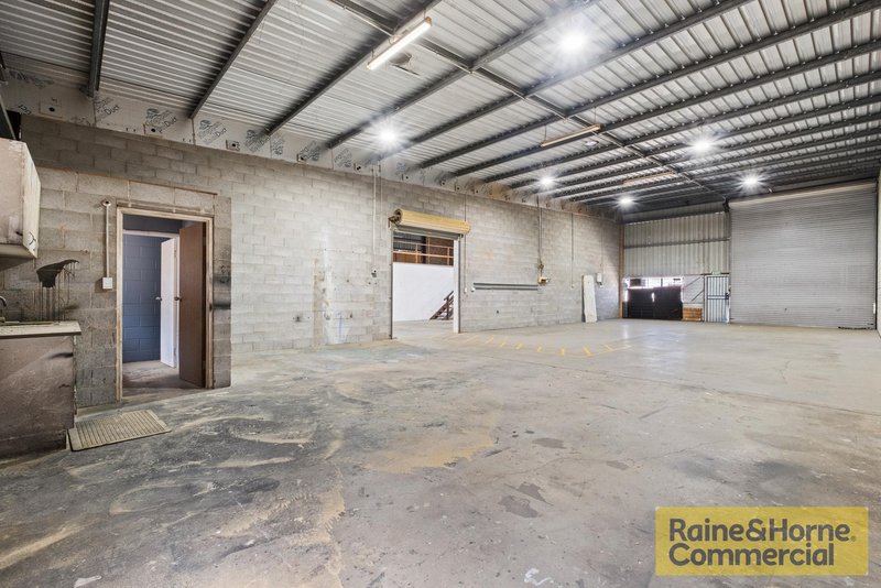 Photo - 1/6 Johnstone Road, Brendale QLD 4500 - Image 3