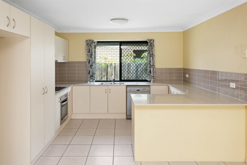 Photo - 16 Jonic Drive, Goodna QLD 4300 - Image 2