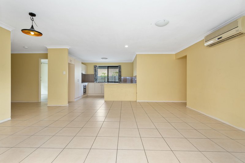 Photo - 16 Jonic Drive, Goodna QLD 4300 - Image 3