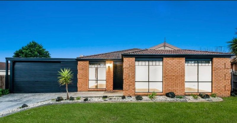 16 Josephine Avenue, Cranbourne North VIC 3977