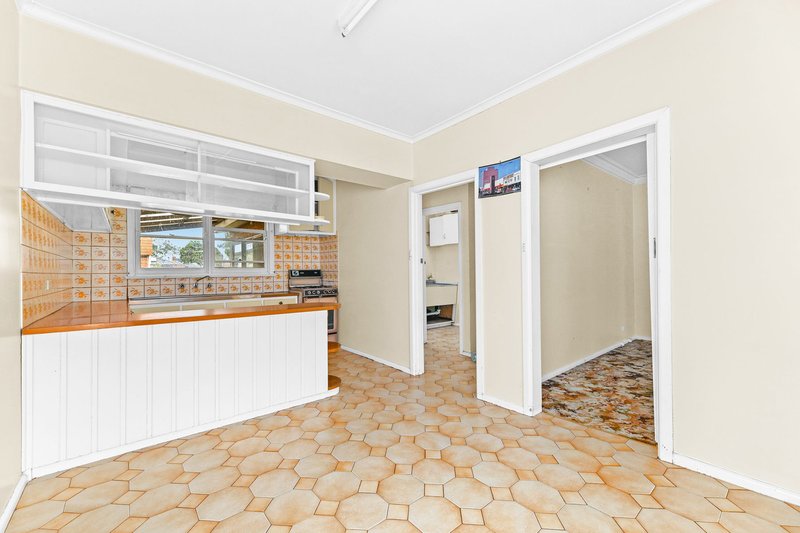 Photo - 16 Joy Parade, Noble Park VIC 3174 - Image 6