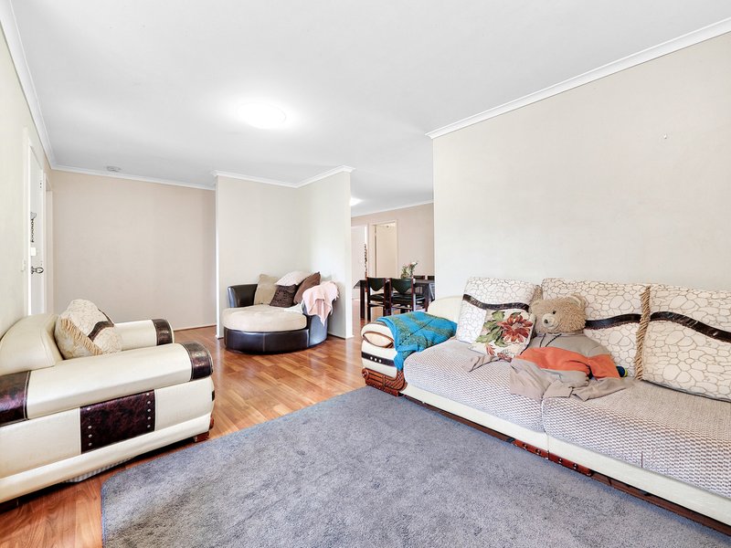 Photo - 16 Joyce Street, Cranbourne West VIC 3977 - Image 10