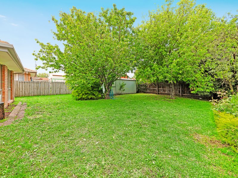 Photo - 16 Joyce Street, Cranbourne West VIC 3977 - Image 18