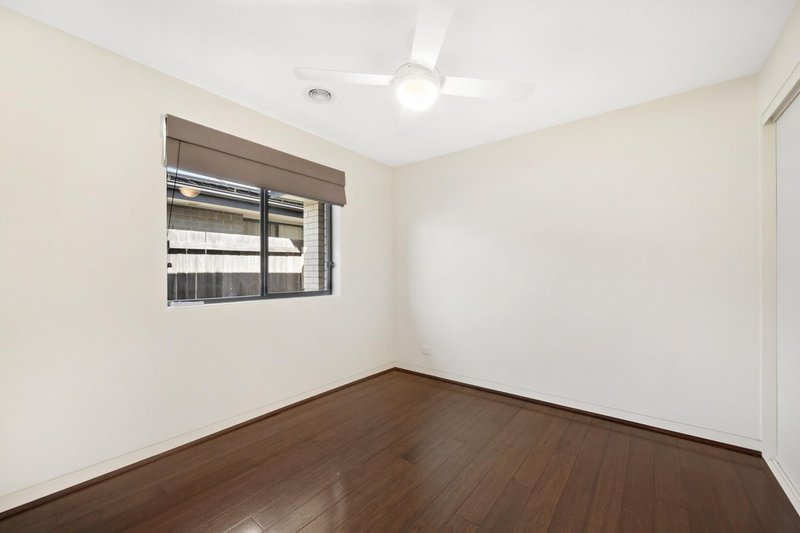 Photo - 16 Jule Knight Street, Casey ACT 2913 - Image 9