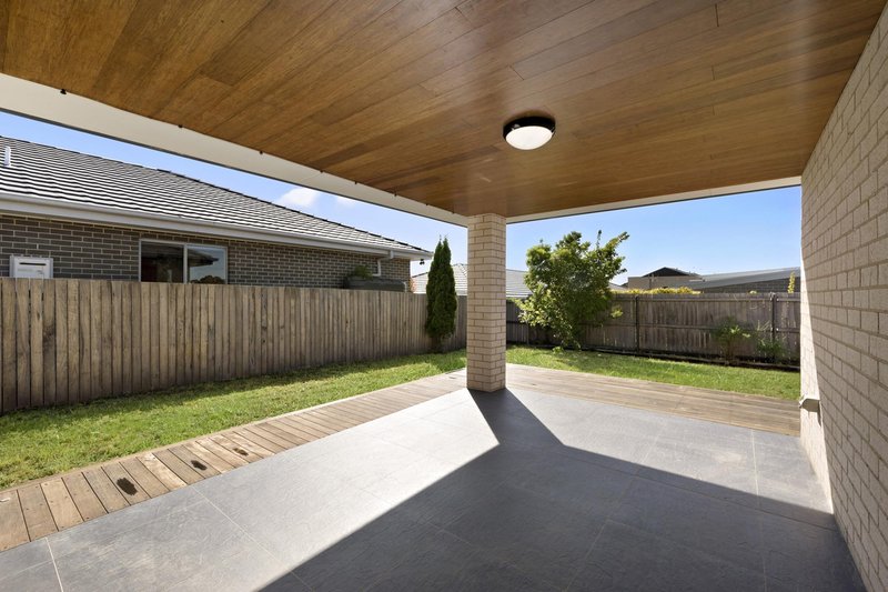 Photo - 16 Jule Knight Street, Casey ACT 2913 - Image 11