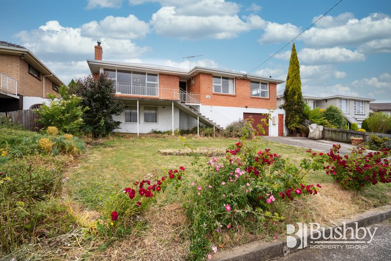 16 Julie Crescent, Newnham TAS 7248