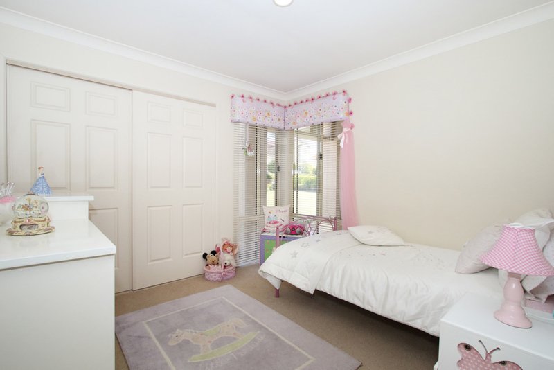 Photo - 16 Juniper Place, Carindale QLD 4152 - Image 10