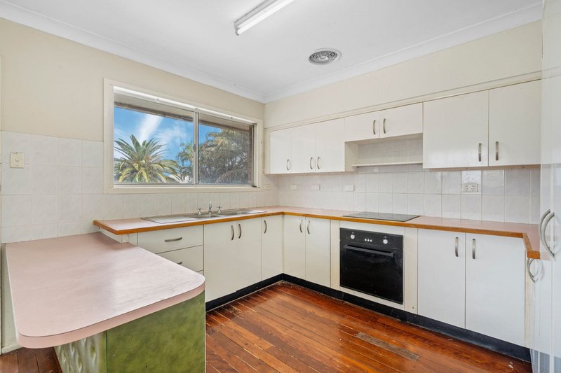 Photo - 16 Kalimna Drive, Clontarf QLD 4019 - Image 5