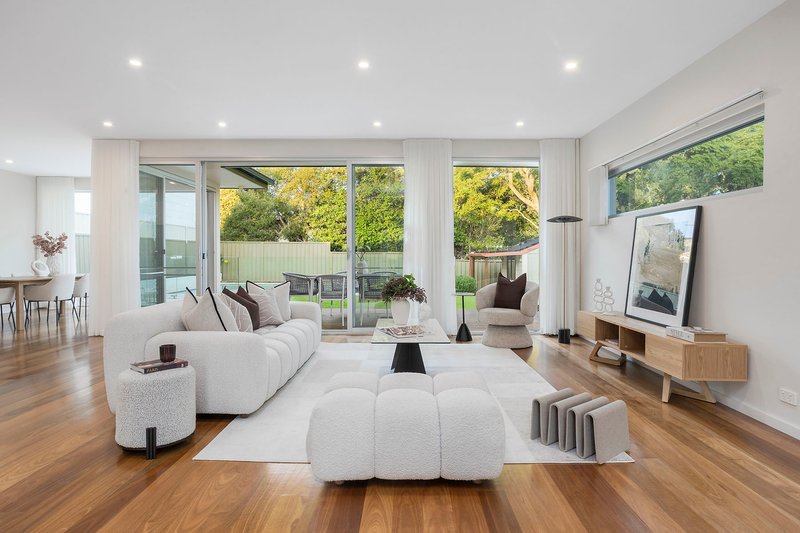 Photo - 16 Kalkada Avenue, Gymea Bay NSW 2227 - Image 3