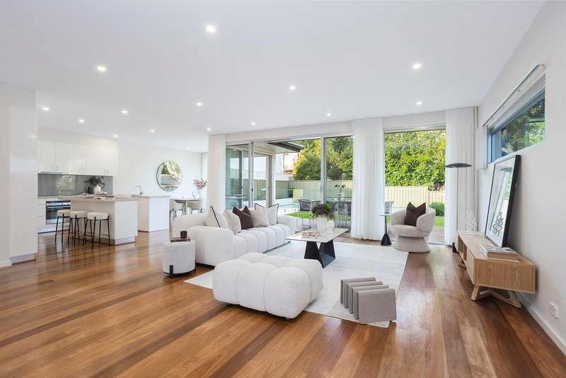 Photo - 16 Kalkada Avenue, Gymea Bay NSW 2227 - Image 5