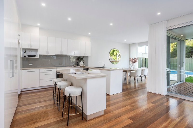 Photo - 16 Kalkada Avenue, Gymea Bay NSW 2227 - Image 6