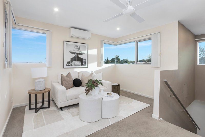 Photo - 16 Kalkada Avenue, Gymea Bay NSW 2227 - Image 10