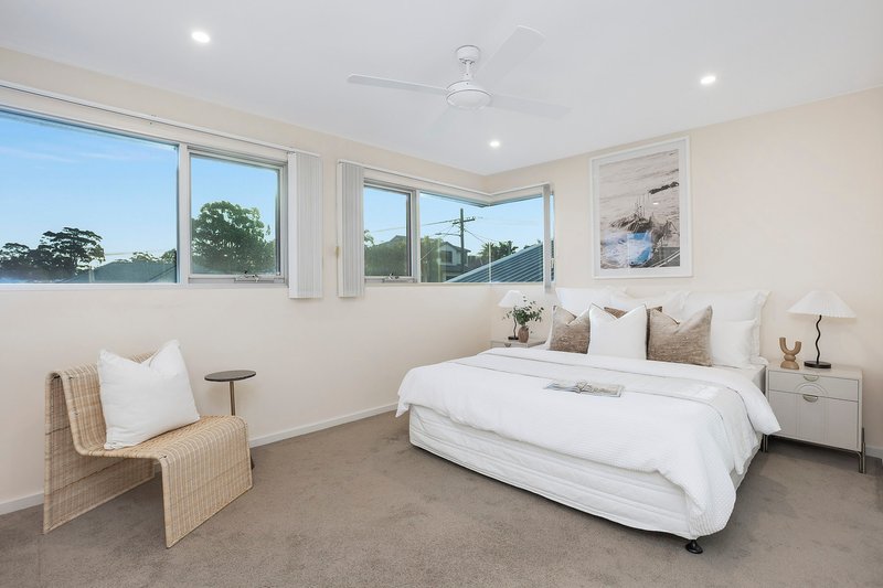 Photo - 16 Kalkada Avenue, Gymea Bay NSW 2227 - Image 12