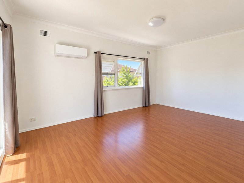 Photo - 16 Kambala Crescent, Fairfield West NSW 2165 - Image 2